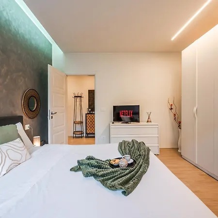 Terrazza D'oro Apartment *