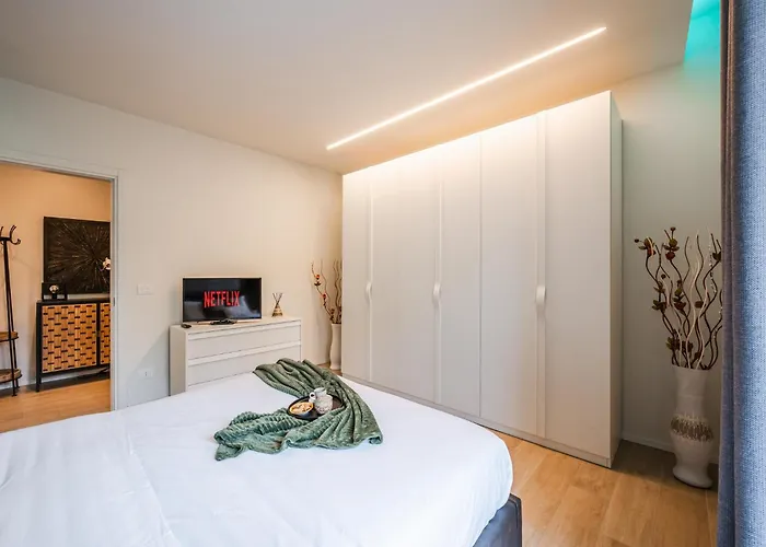 Terrazza D'oro - Large Terrace And Free Parking Μόντενα