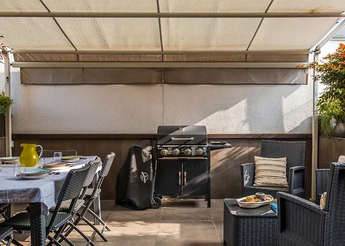 Διαμέρισμα Terrazza D'oro - Large Terrace And Free Parking Μόντενα